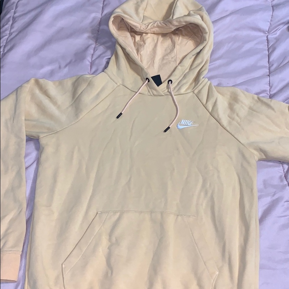 Women’s Nike hoodie!!